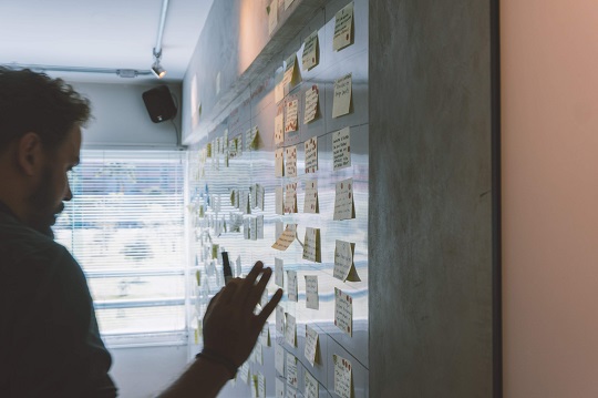 Profitability vs. Loyalty: Navigating the Dilemma of Choosing Between New and Old Suppliers