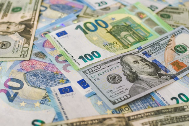 Navigating Fluctuating Raw Material Prices: Challenges for Procurement Professionals